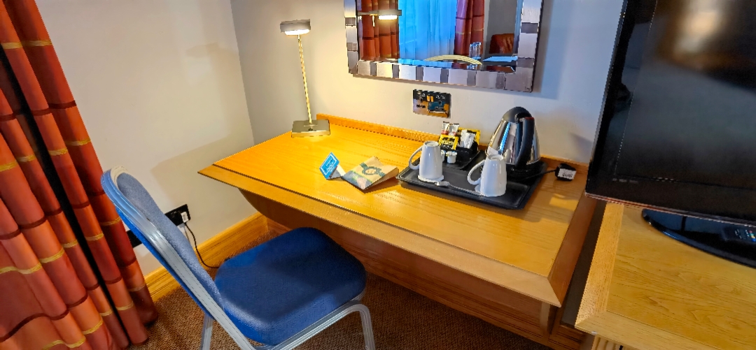 ӢSWINDON HILTON DOUBLETREE˹¶ϣ