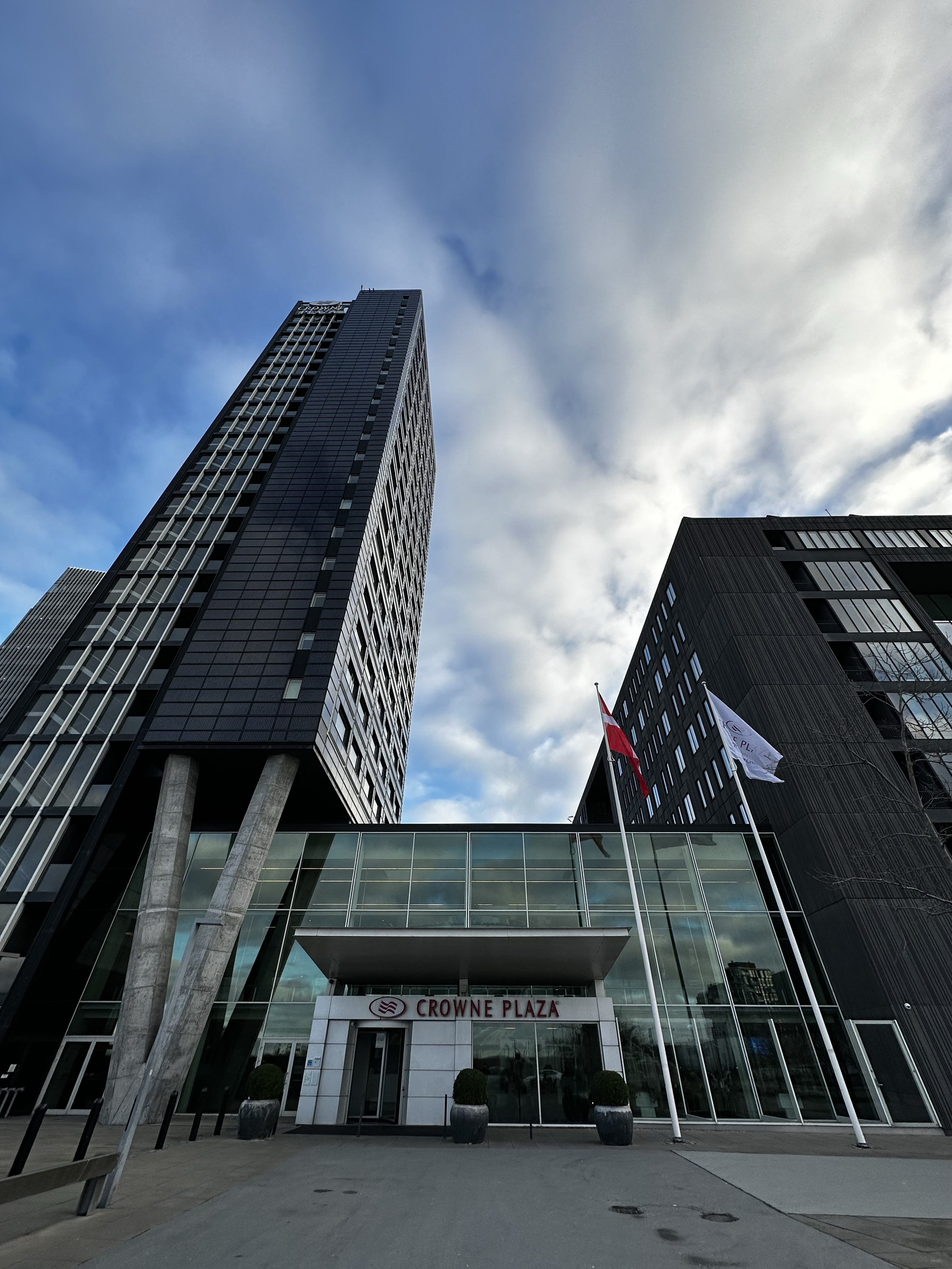 22W26 籾˫ʹڼվƵ Crown Plaza Copenhagen Towers