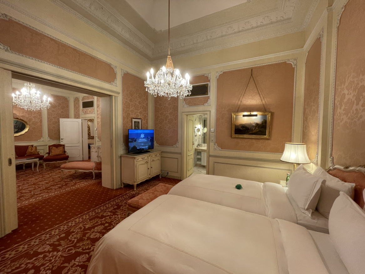 άҲ The Luxury Collection
Hotel Bristol  Hotel Imperial ס