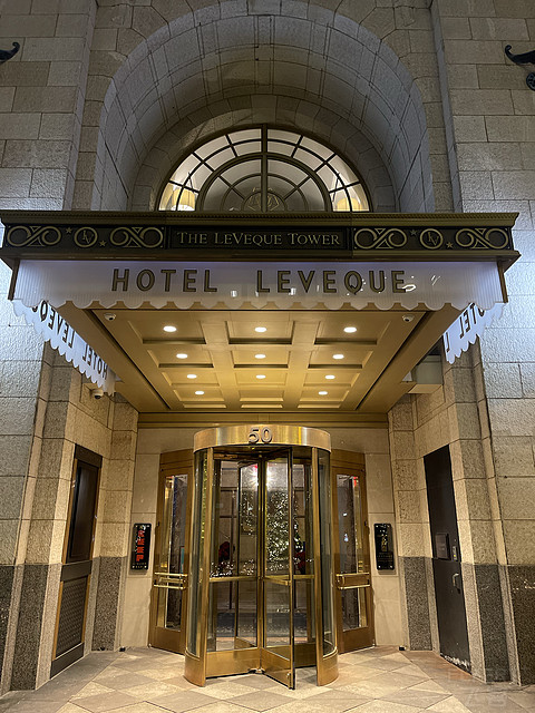 Լݵʮһվײάư;ѡƵ Hotel Leveque󾰹һ