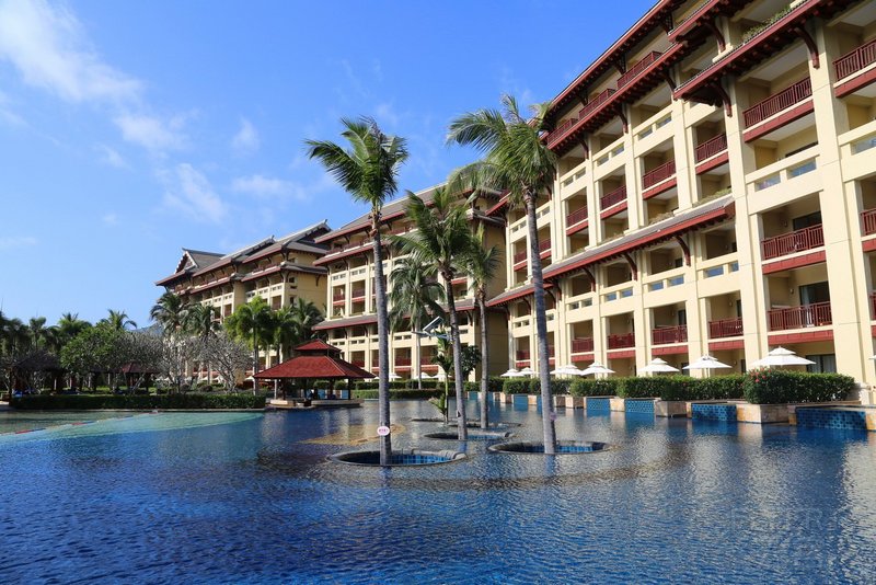 Sanya--The Ritz Carlton Sanya Sanya Yalong Bay Pools (12).JPG