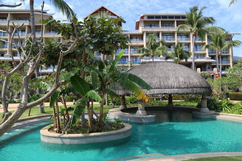 Sanya--Hilton Sanya Yalong Bay Pools and Garden (15).JPG
