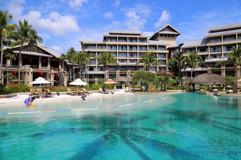 Sanya--Hilton Sanya Yalong Bay Pools and Garden (13).JPG