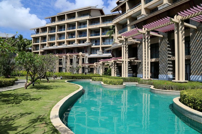 Sanya--Hilton Sanya Yalong Bay Pools and Garden (7).JPG