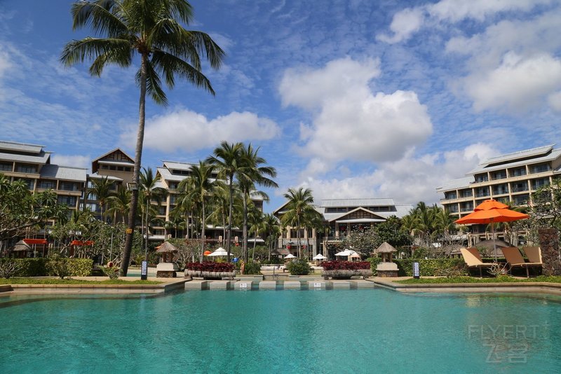 Sanya--Hilton Sanya Yalong Bay Pools and Garden (21).JPG