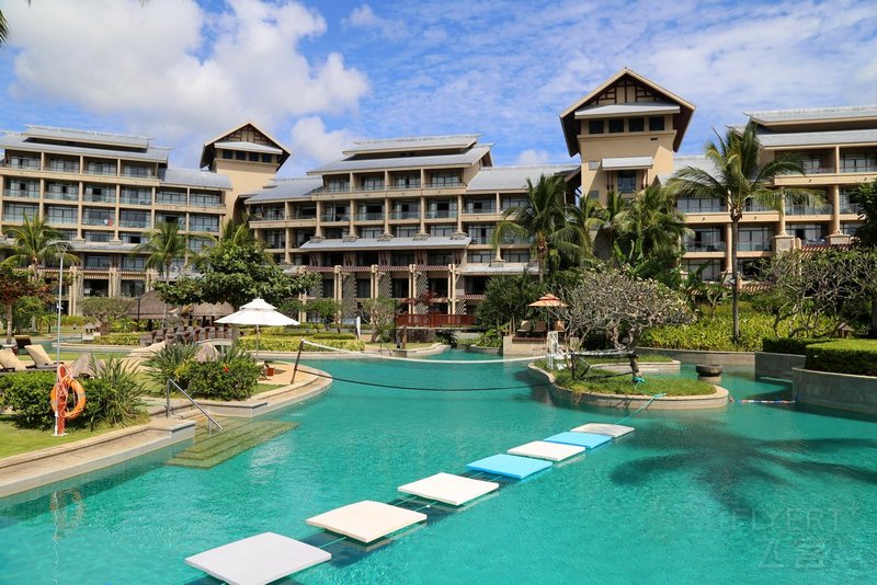 Sanya--Hilton Sanya Yalong Bay Pools and Garden (32).JPG
