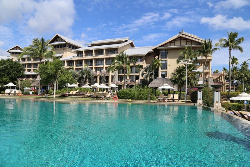 Sanya--Hilton Sanya Yalong Bay Pools and Garden (25).JPG