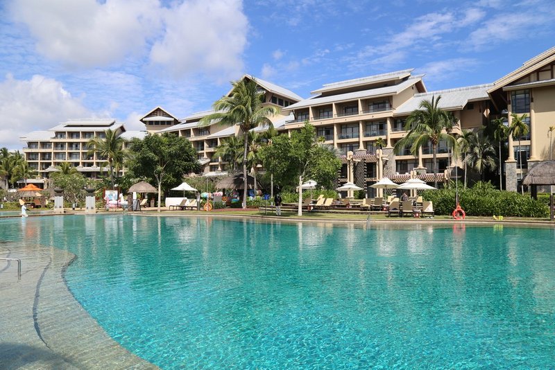 Sanya--Hilton Sanya Yalong Bay Pools and Garden (26).JPG