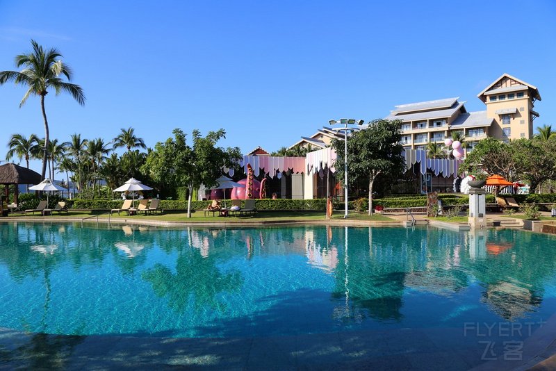 Sanya--Hilton Sanya Yalong Bay Pools and Garden (52).JPG