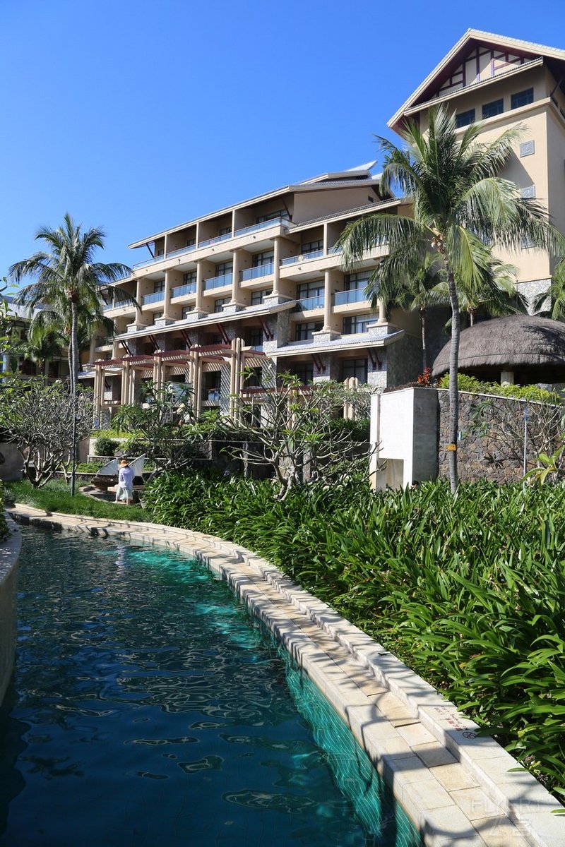 Sanya--Hilton Sanya Yalong Bay Pools and Garden (56).JPG