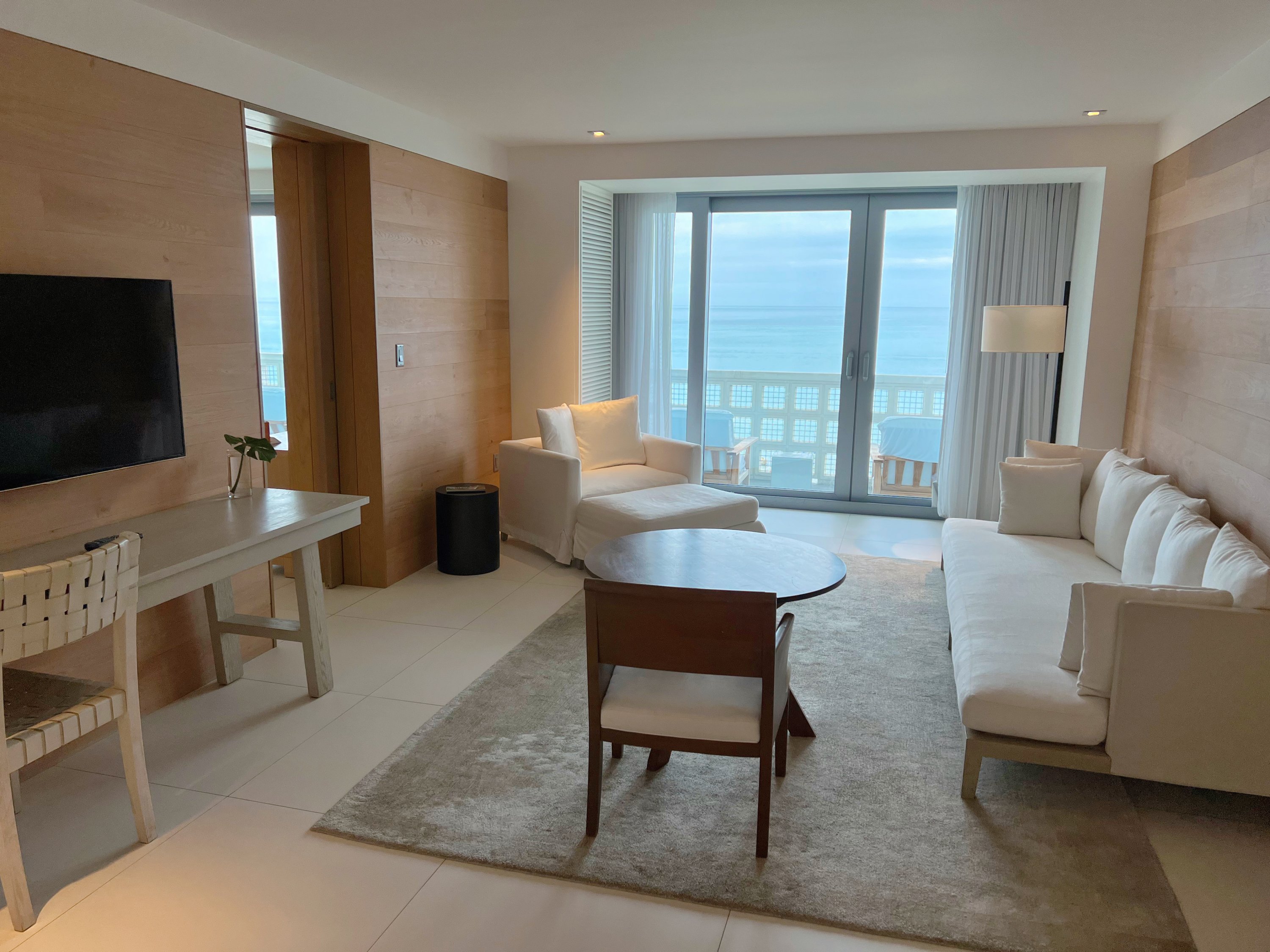 ׷Ocean Front Suite at the Miami South Beach Edition