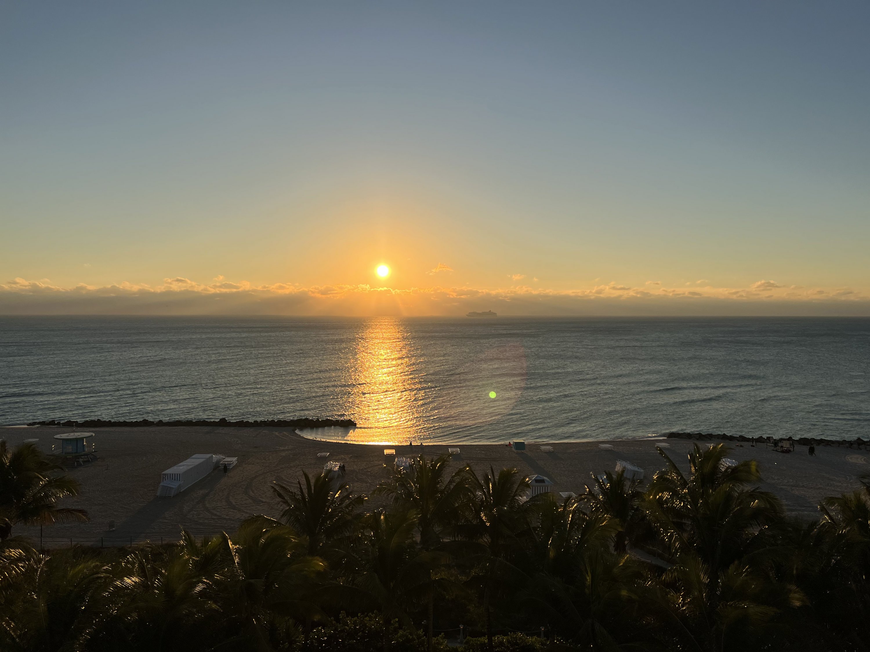 ׷Ocean Front Suite at the Miami South Beach Edition