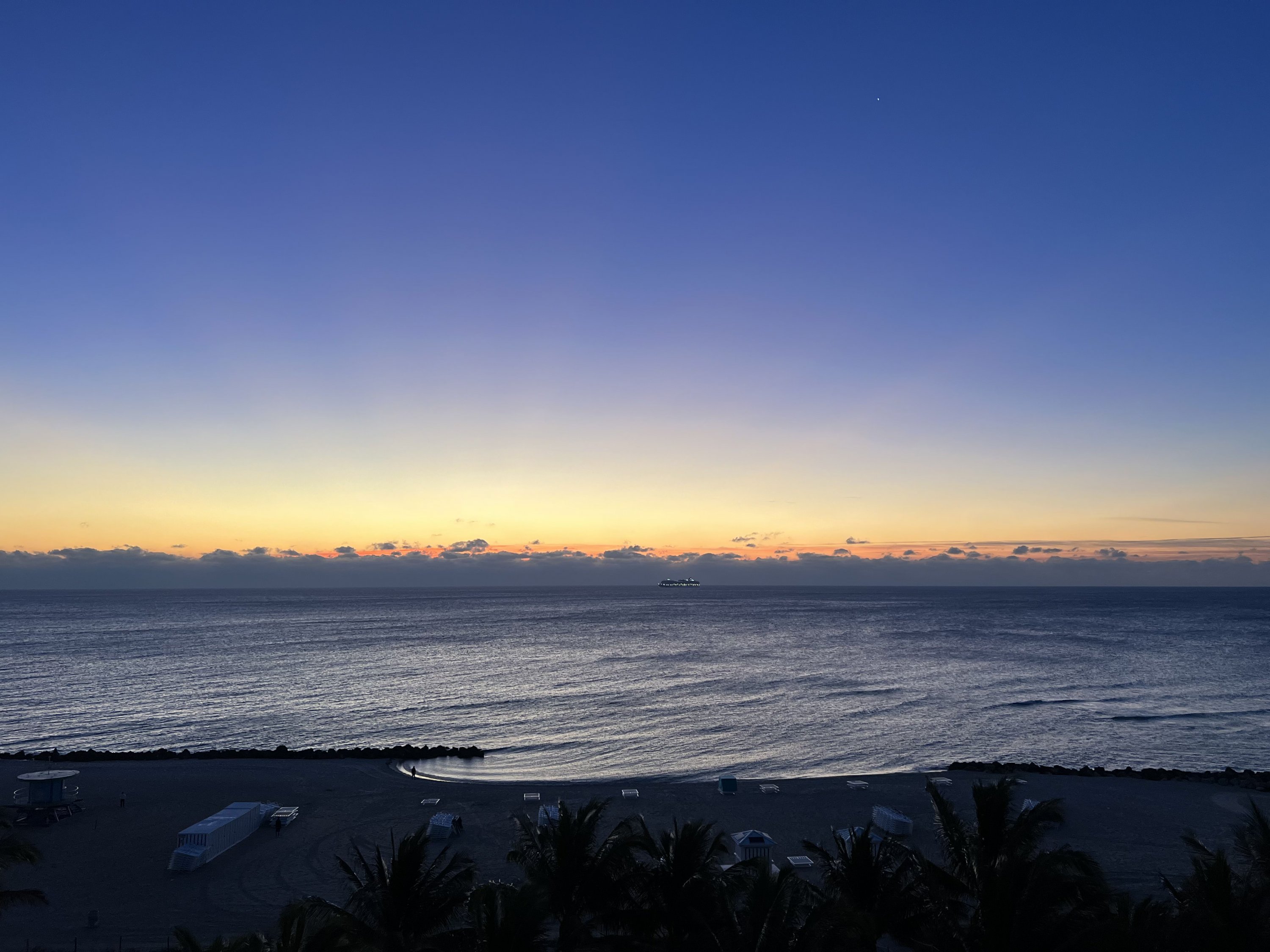 ׷Ocean Front Suite at the Miami South Beach Edition