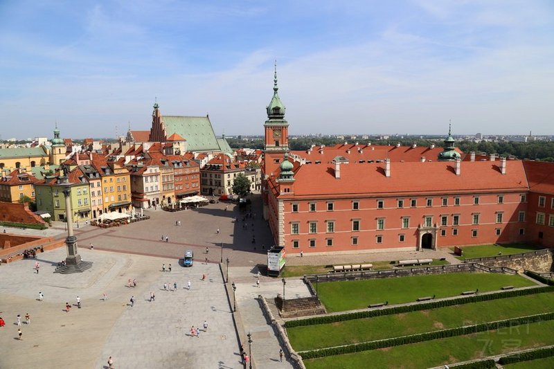 Warsaw Old Town (128).JPG