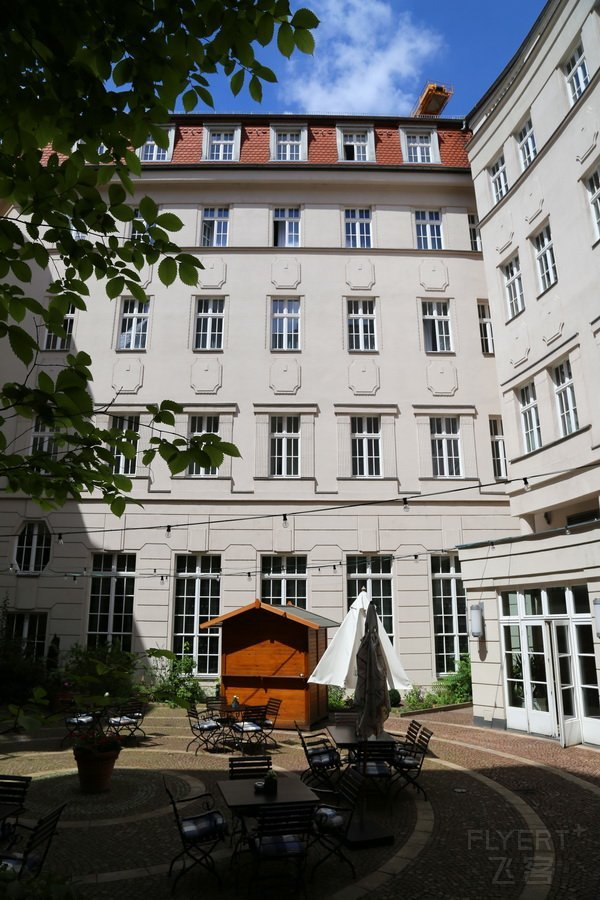 Leipzig--Hotel Fuerstenhof Luxury Collection Courtyard (2).JPG