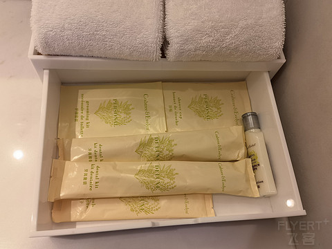 #虎年新春行#【白云山下，木棉花开】，广州天河鼎龙希尔顿花园酒店入住体验