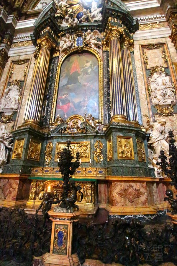 Rome--Chiesa del Santissimo Nome di Gesù all'Argentina (14).jpg