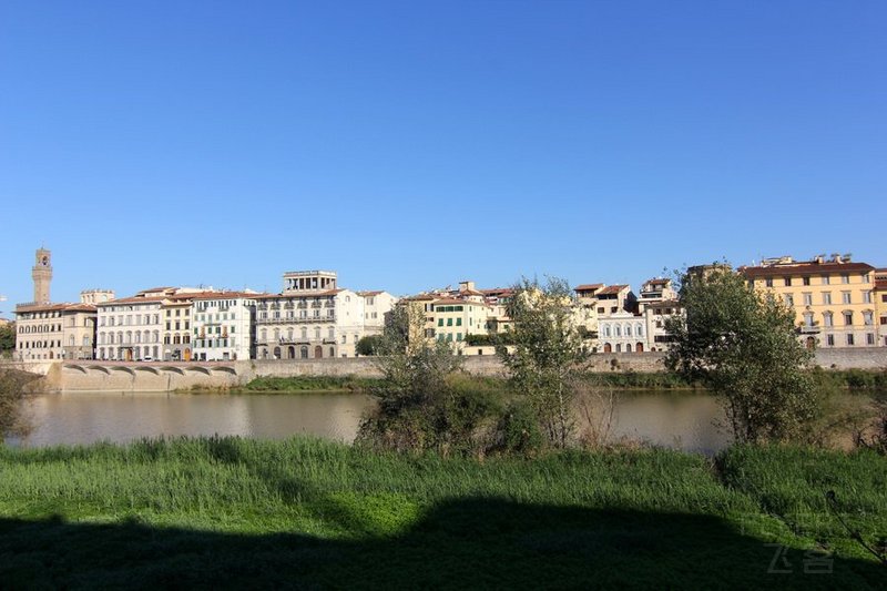 Florence--Fiume Arno (9).JPG
