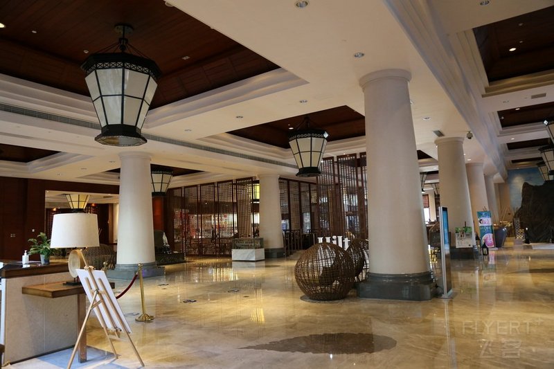 Mount Sanqingshan National Park--Hilton  Sanqingshan Resort Lobby (1).JPG