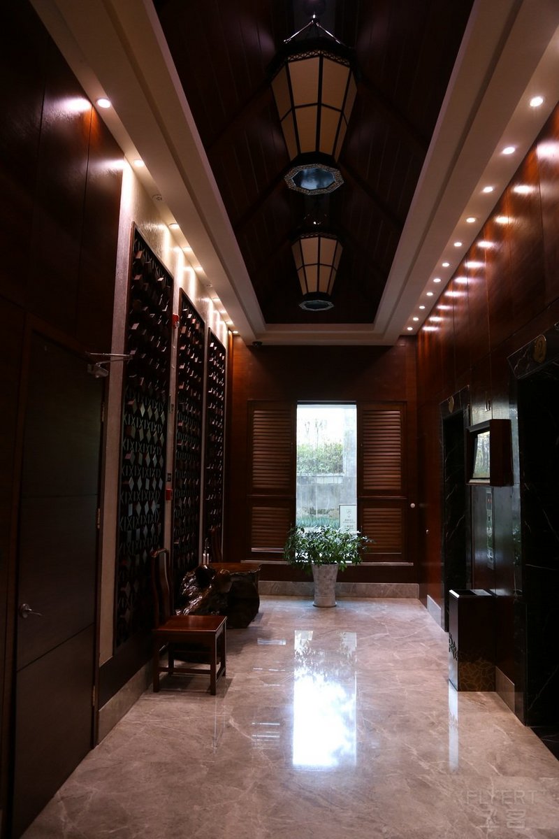 Mount Sanqingshan National Park--Hilton  Sanqingshan Resort Hallway (3).JPG