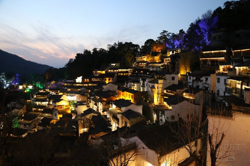 Wuyuan County--Huanglin Village at Night (3).JPG