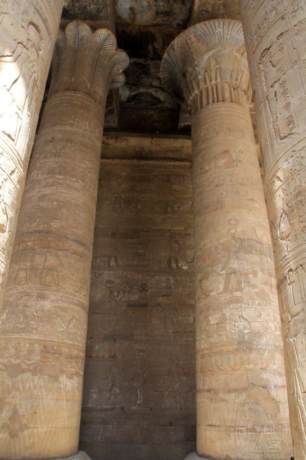 Edfu Temple (9).JPG