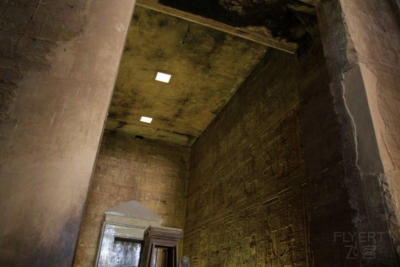 Edfu Temple (27).JPG