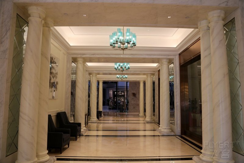 Sheraton Yinchuan Hotel--Hallway (1).JPG