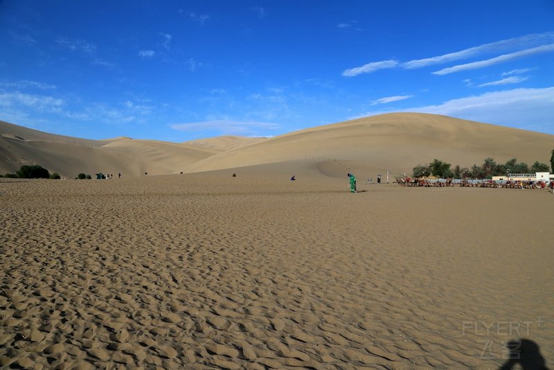 Dunhuang--Mingsha Mountain and Crescent Spring (7).JPG