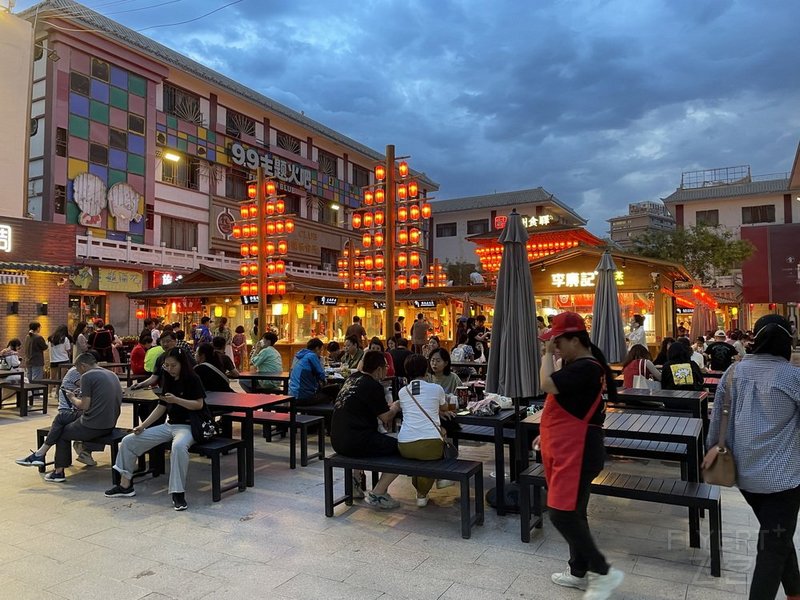 Dunhuang--Night Market (5).JPG