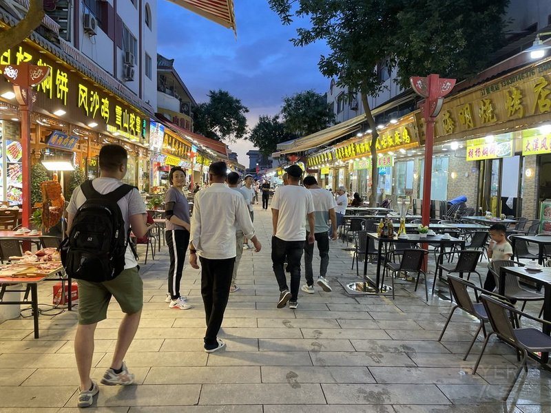 Dunhuang--Night Market (4).JPG