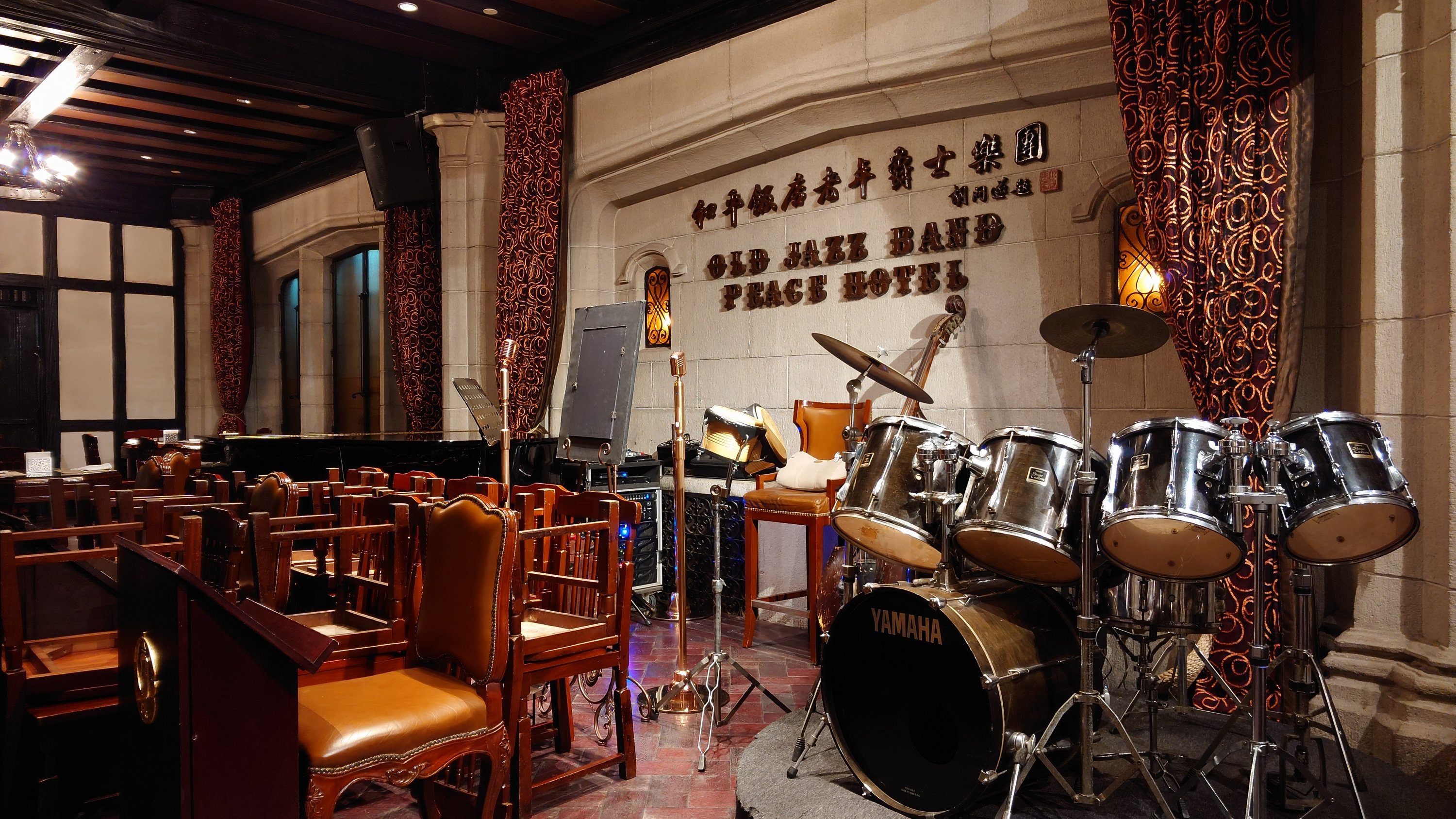 上海和平饭店宛如一座历史博物馆，只要一千块真是太值了