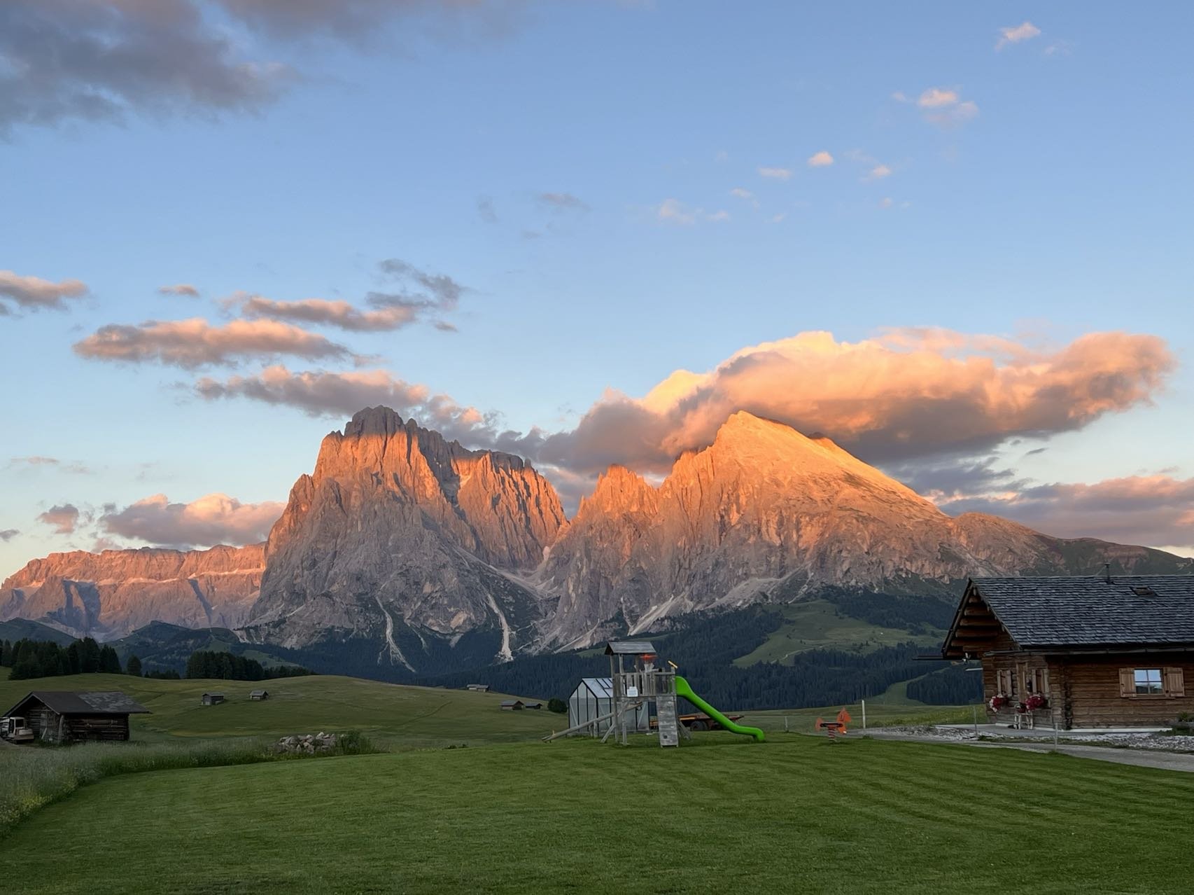 ʿİ˹ɽ ̳׷LHWAlpina Dolomitesϸ鱨