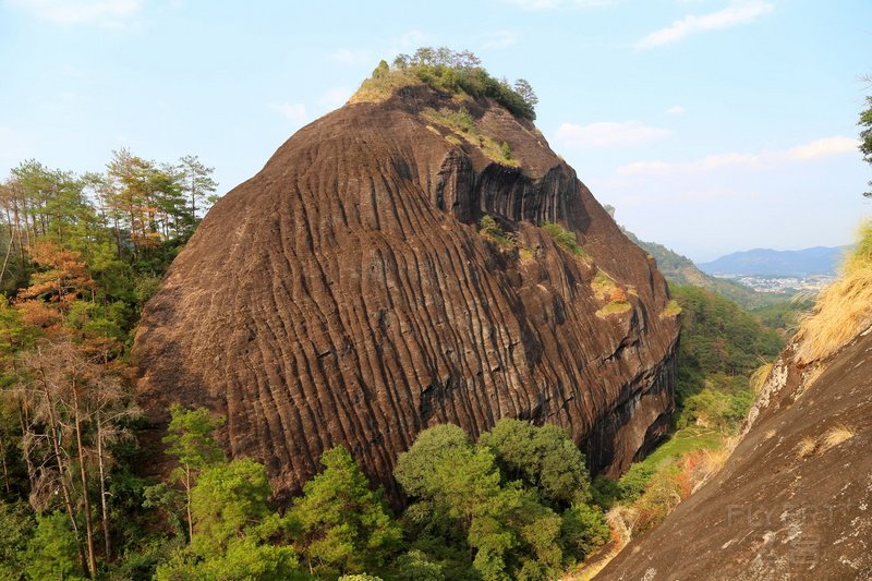 Mount Wuyi--Thin Strip of Sky and Huxiao Rock (10).JPG