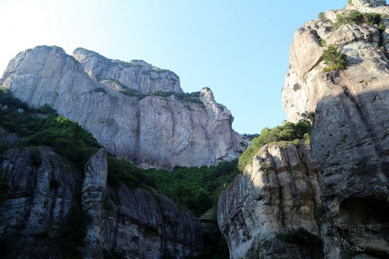 Mount Yandang--Square Cave (14).JPG