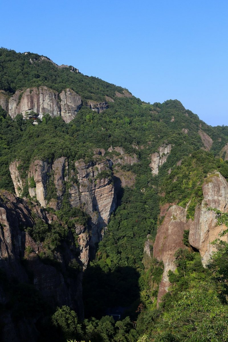 Mount Yandang--Square Cave (27).JPG