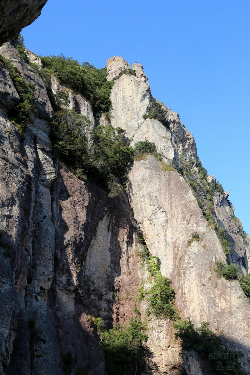 Mount Yandang--Square Cave (13).JPG