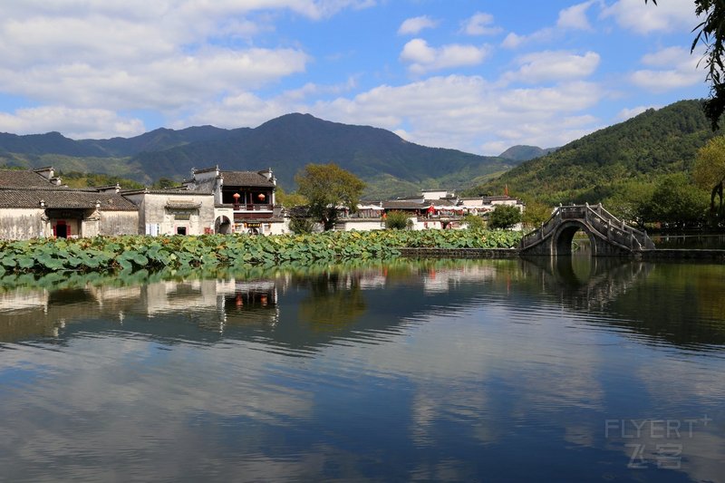 Huangshan--Hongcun Village (15).JPG