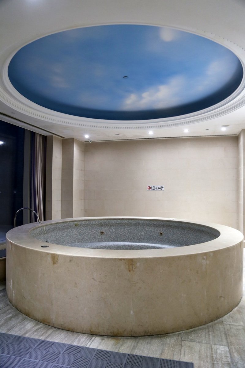 Hangzhou--The Azure Qianjiang A Luxury Collection Hotel Fitness Center (8).JPG