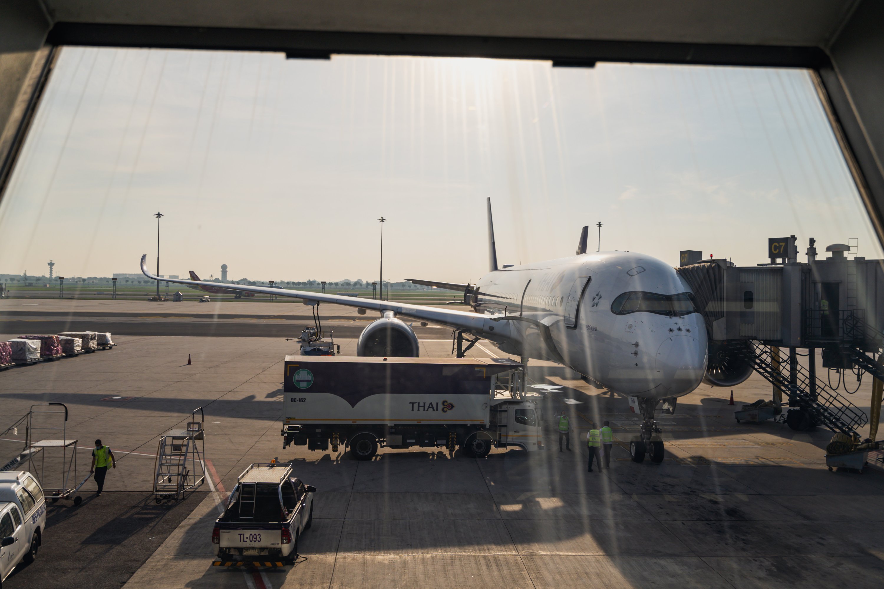 ̩ | A359Ƕ; | BKK - CGK | б