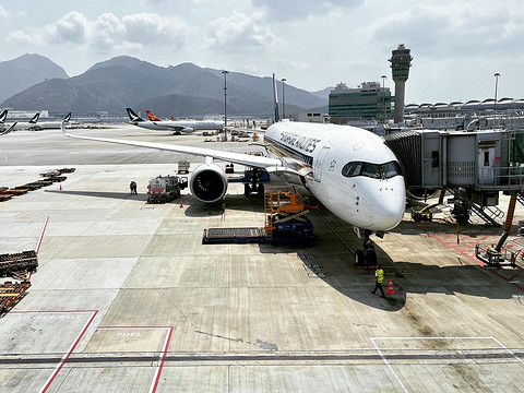 新加坡航空 香港-新加坡-伦敦希思罗 A359 A388 飞行简报 | 两千元的洲际解锁巨无霸
