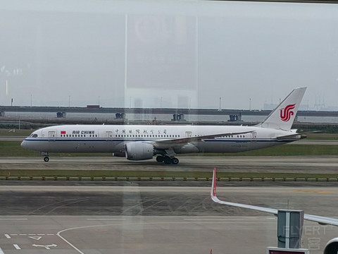 1.15 SZX—PEK，HU7712 B789经济舱