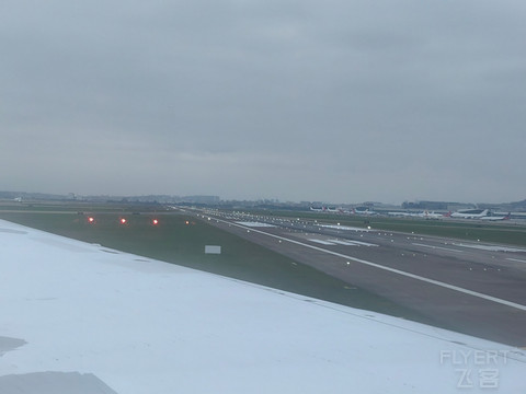 1.15 SZX—PEK，HU7712 B789经济舱