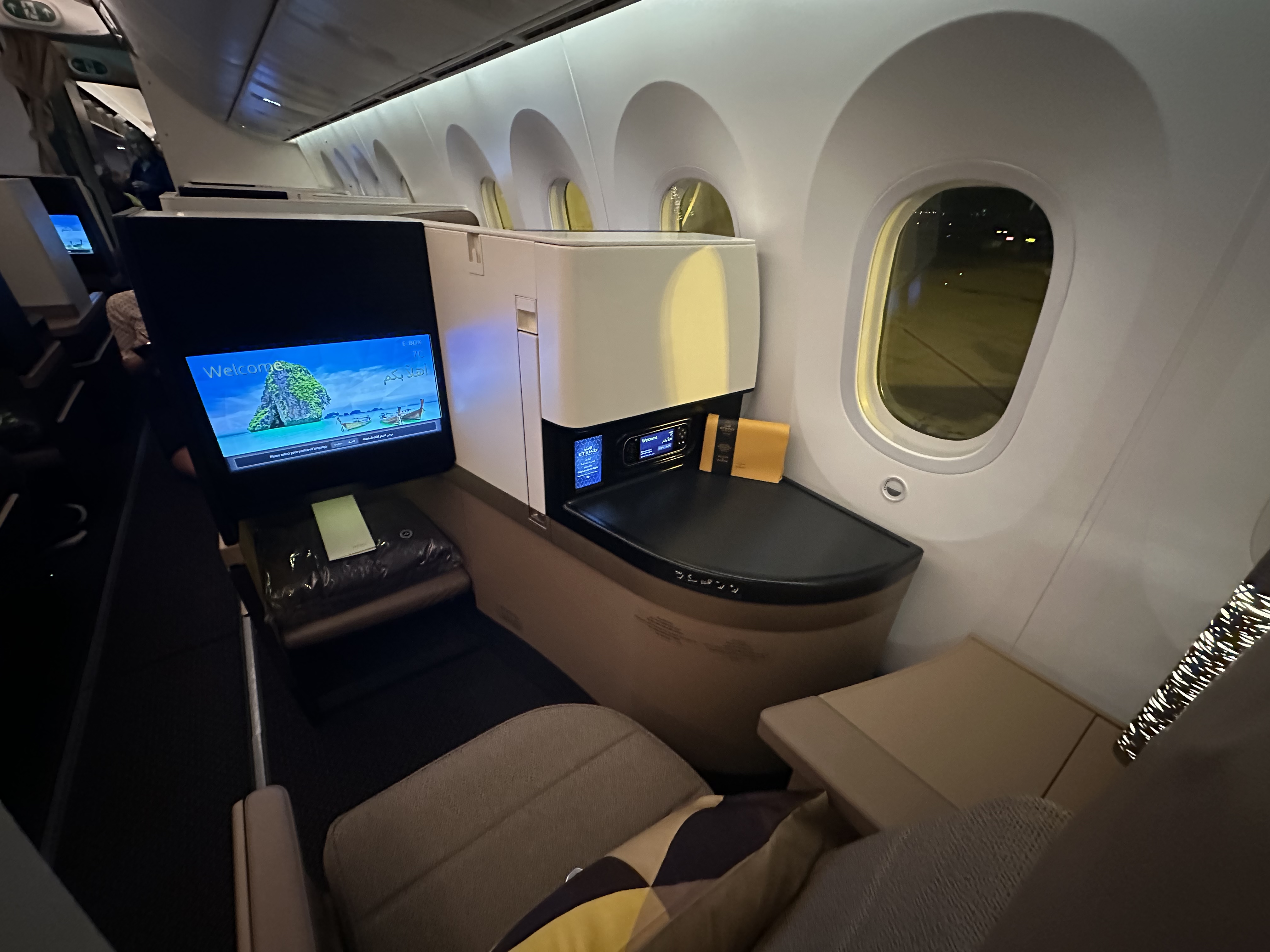 ºEY430-ձ Etihad B787 AUH-BKK Business Class