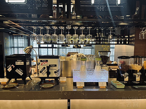 太乙近天都，连山接海隅。白云回望合，青霭入看无。西安MOXY酒店入住报告