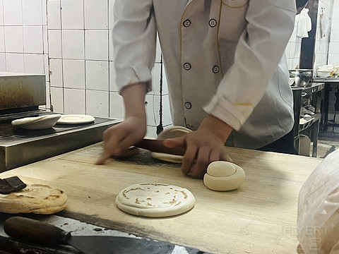 太乙近天都，连山接海隅。白云回望合，青霭入看无。西安MOXY酒店入住报告