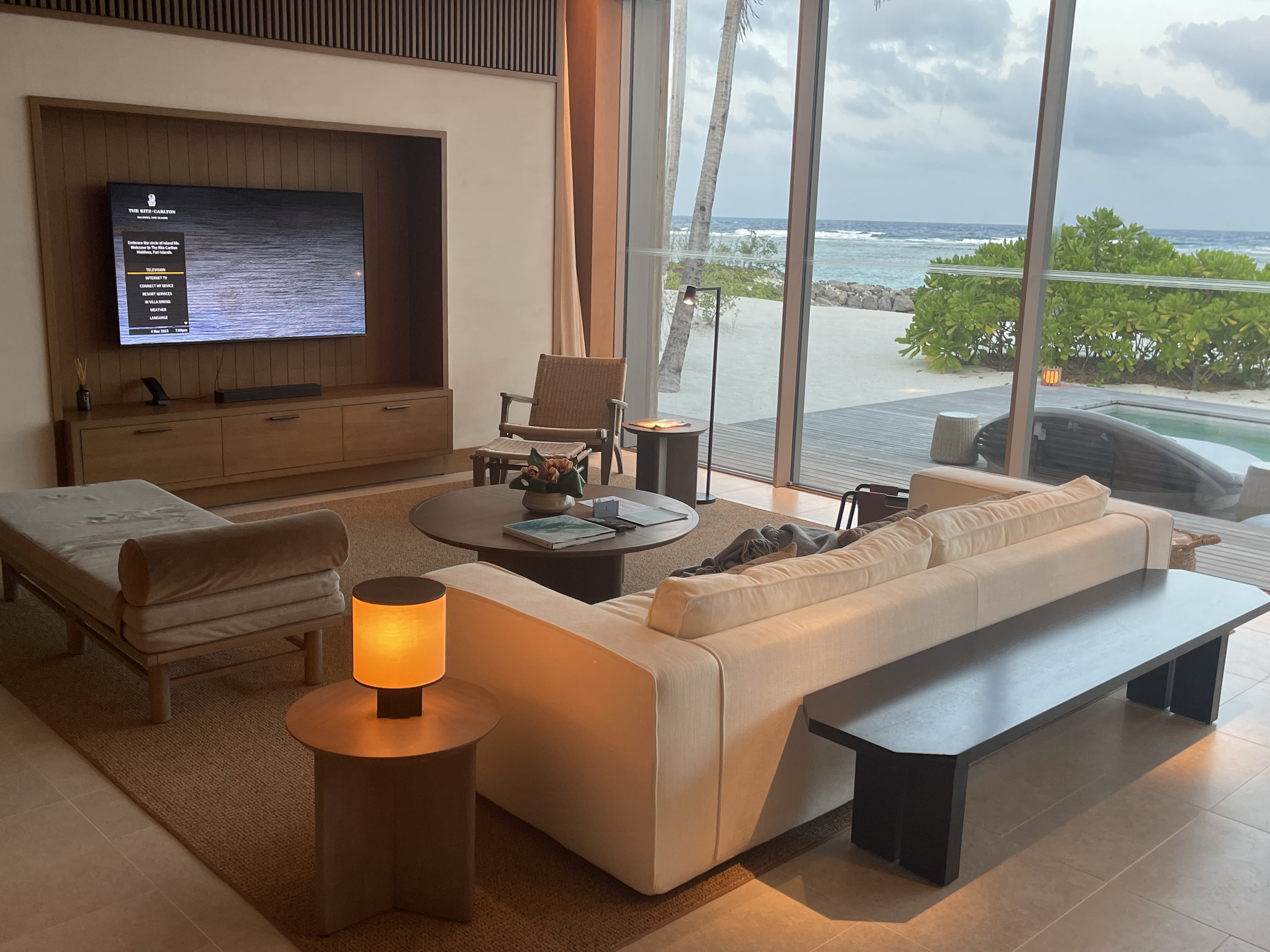 The Ritz Carlton Maldives, Fari Island ֮֮