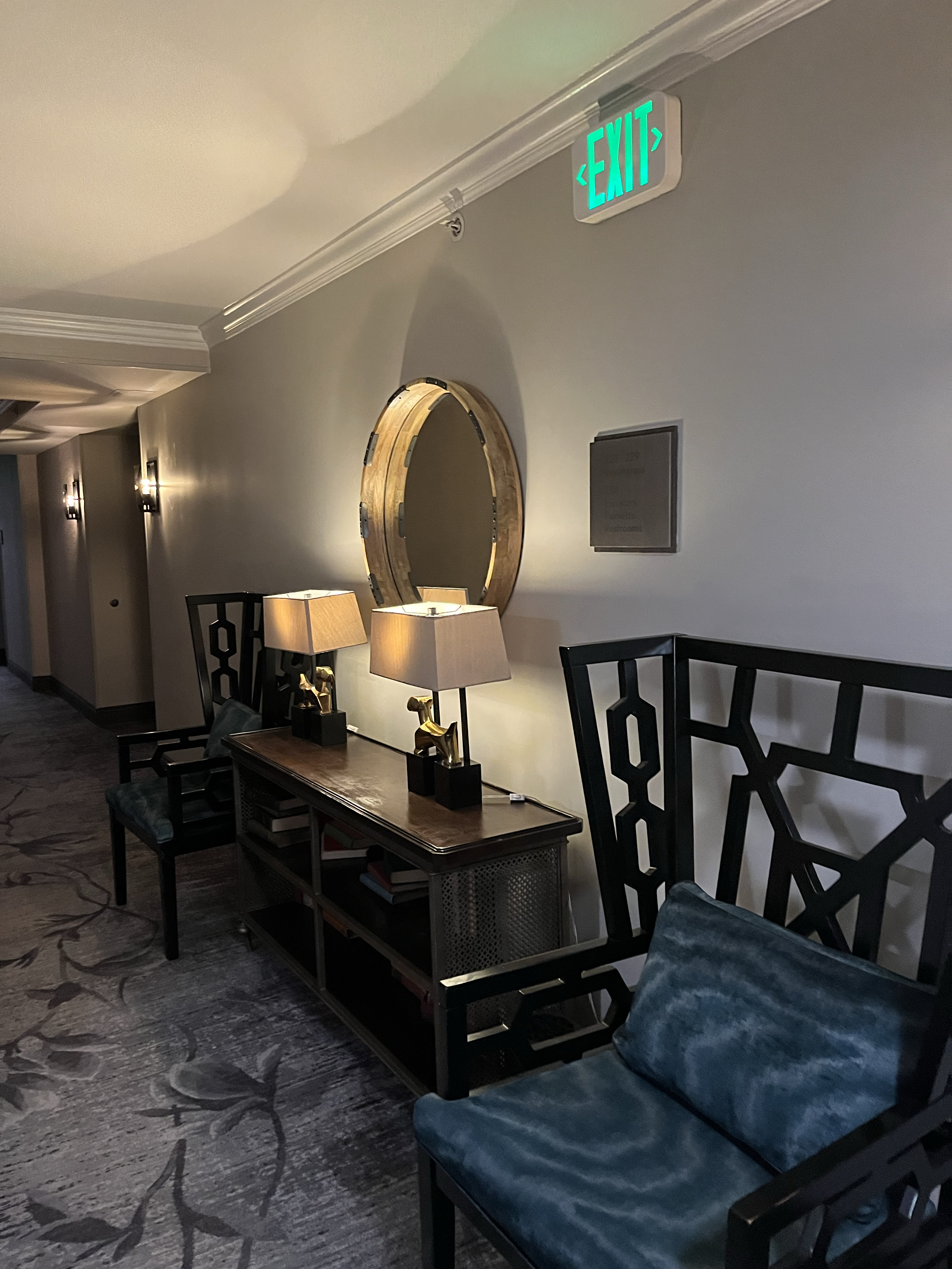  ˹ʷ 
Lindy Renaissance Charleston Historic District Hotel