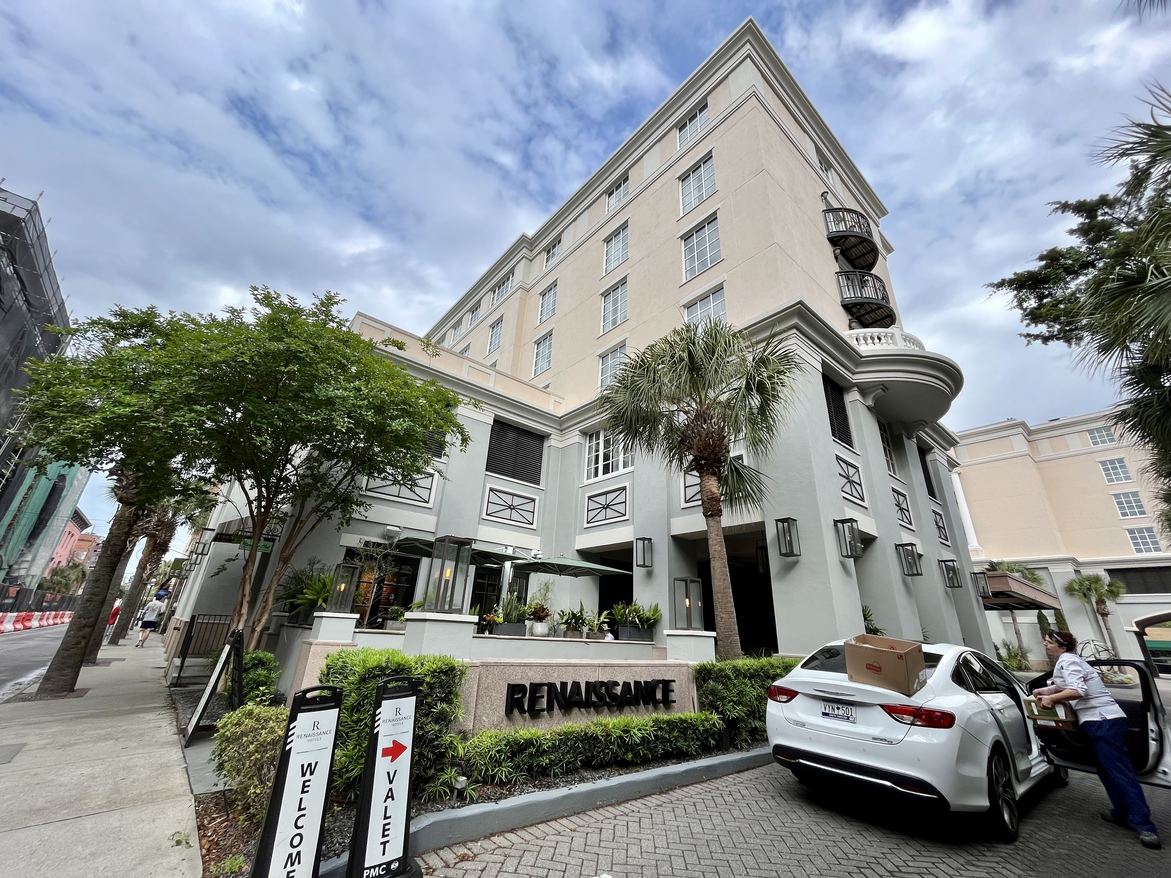  ˹ʷ 
Lindy Renaissance Charleston Historic District Hotel