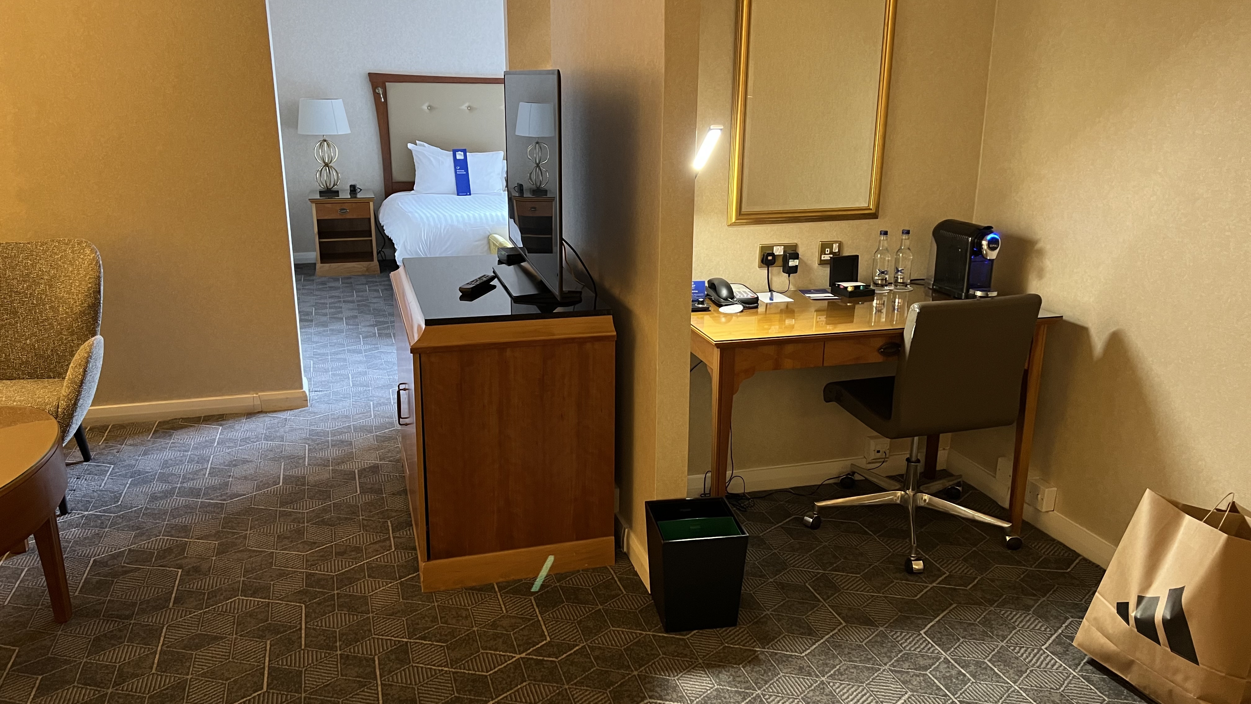 Delta hotels Swindon ˹µǵ¶ƵAlton BarnesٰͶ˹׷ס